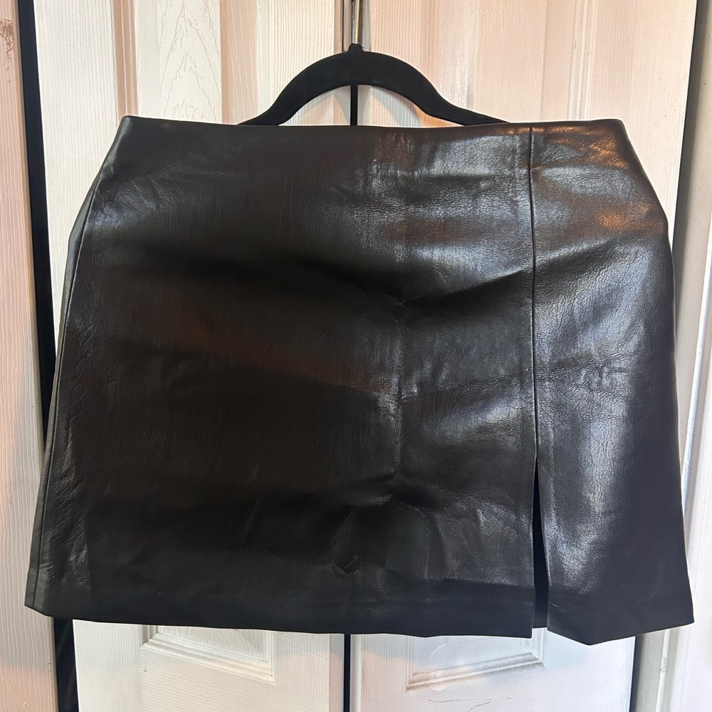 Sunday Best Aritzia Black Mini Skirt - Picture 2 of 4